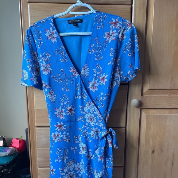 Banana Republic Blue Floral Wrap Dress - Picture 2 of 7
